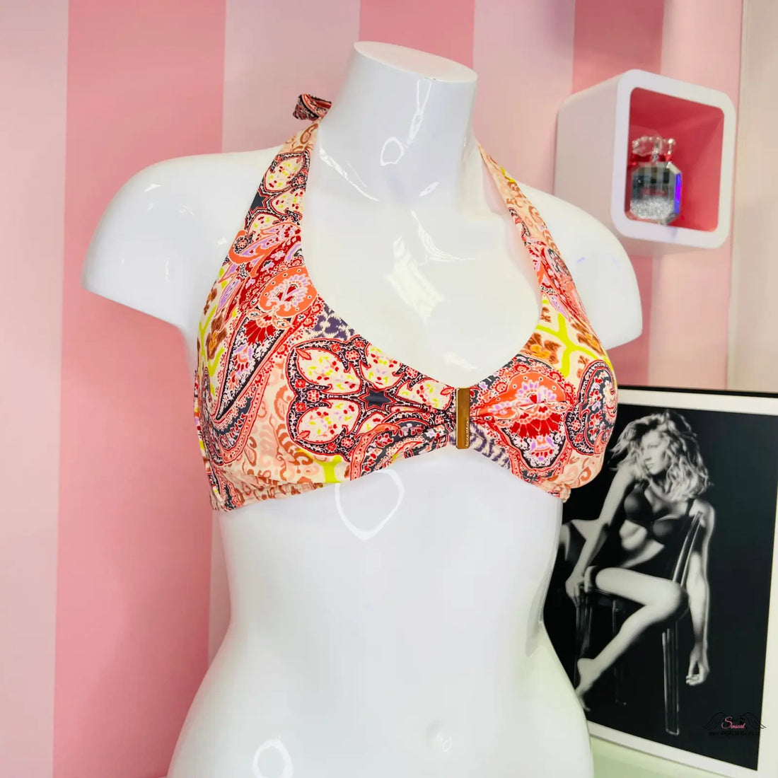 Paisley halter horní díl plavek s kovovou aplikací a zlatou sponou