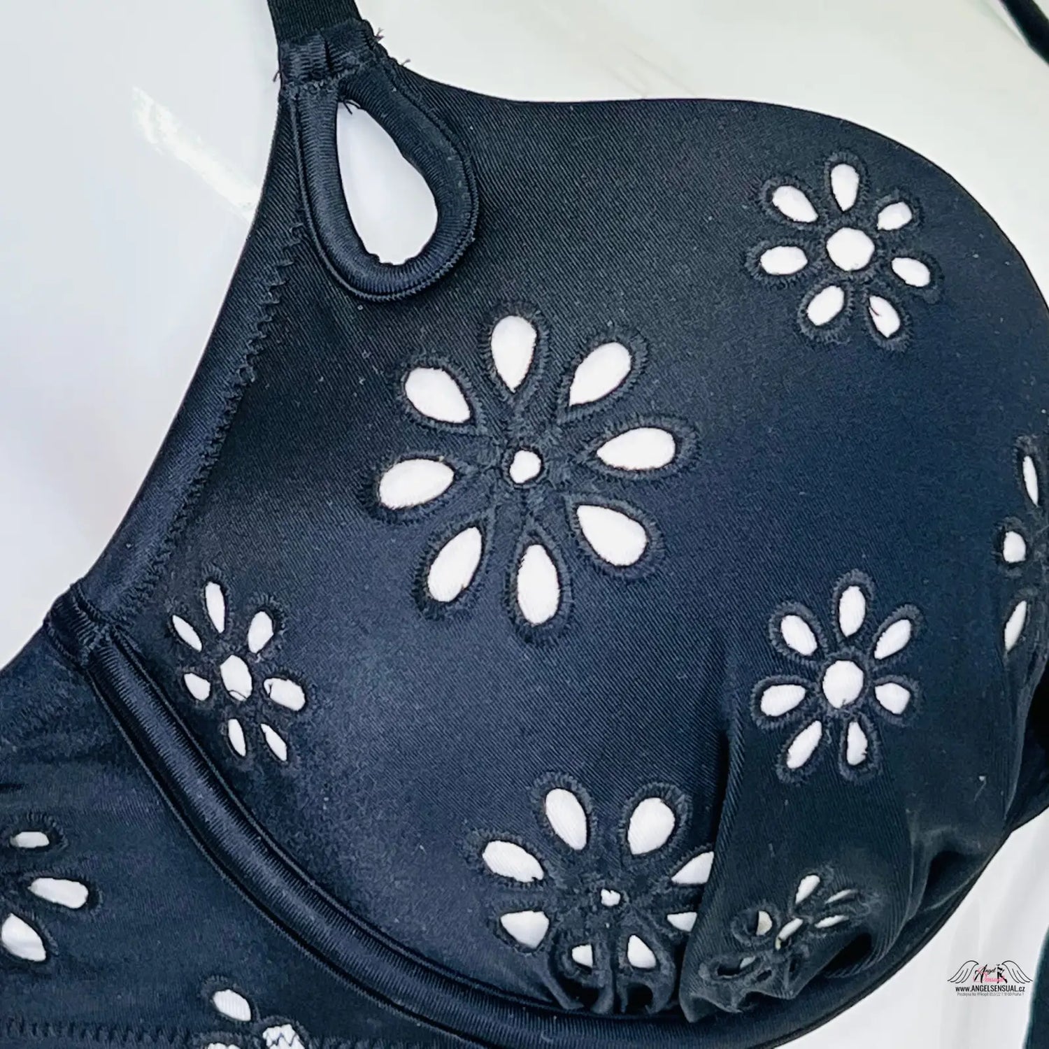 Navy modrý horní díl plavek tie-dye paradise s květinovými výřezy, oslnivý květinový horní díl plavek