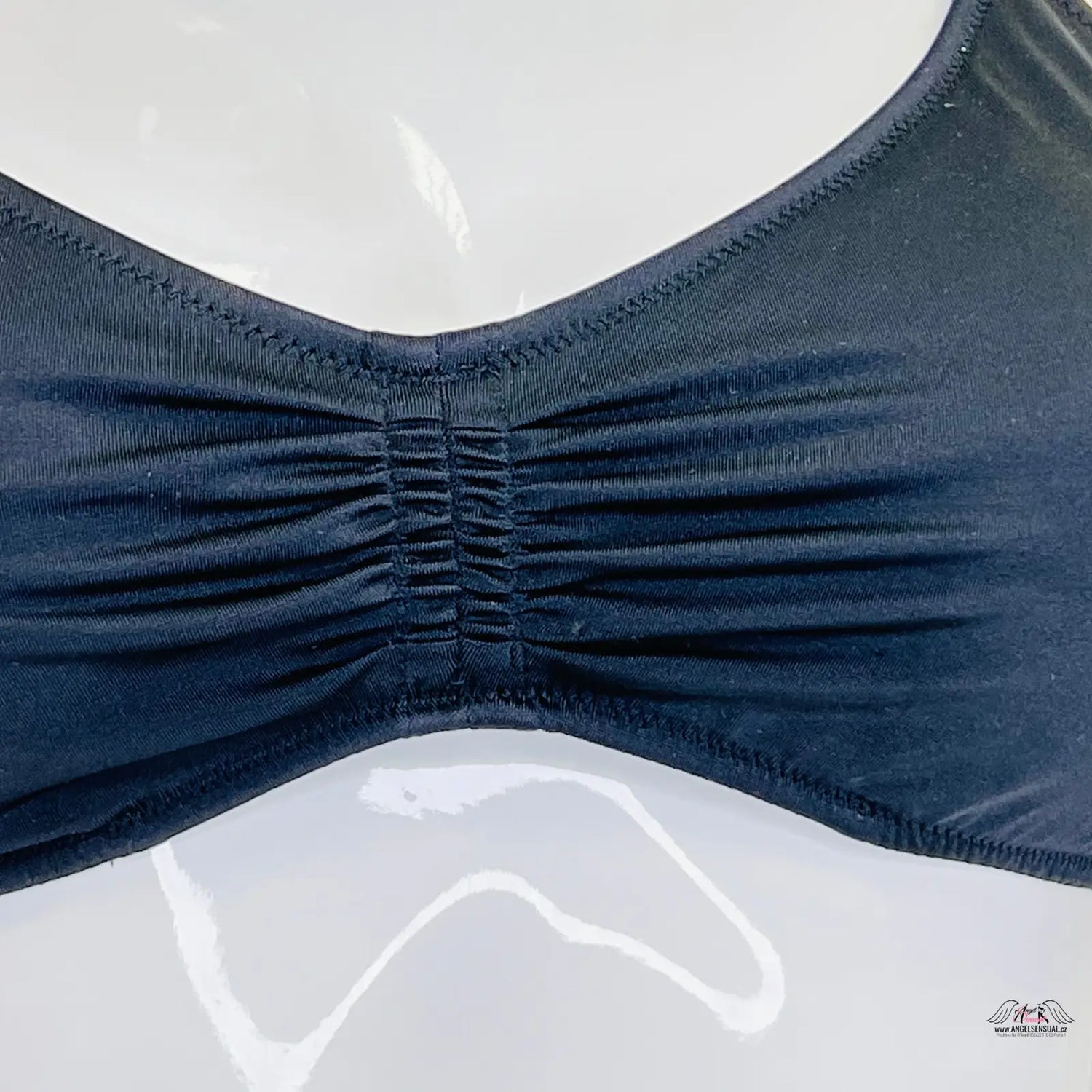 Černý stylový horní díl plavek Victoria’s Secret s lehkým řasením