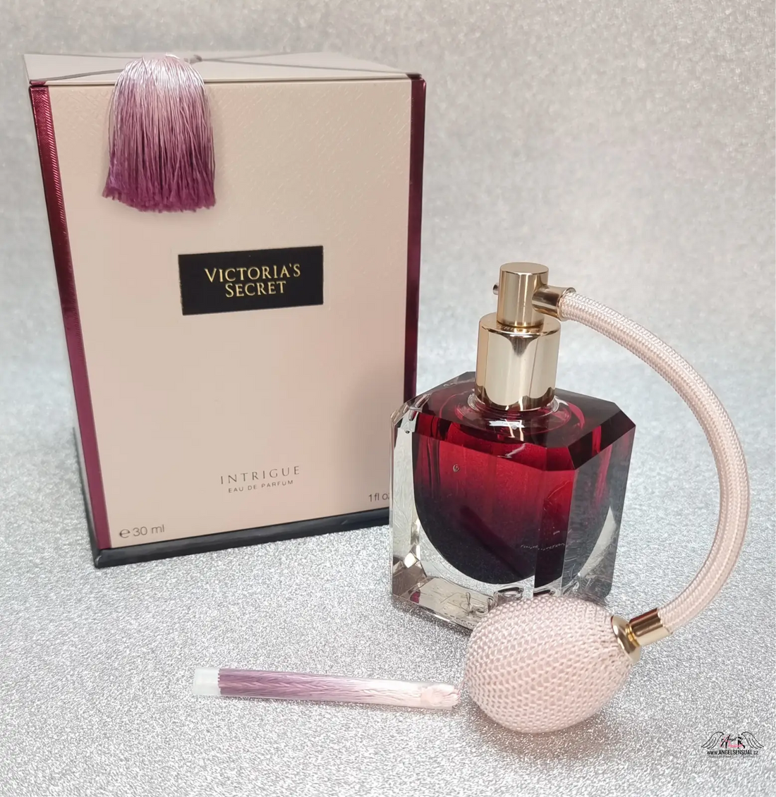 Objevte nezapomenutelnou kolekci Victoria’s Secret for her s Intrigue parfémem