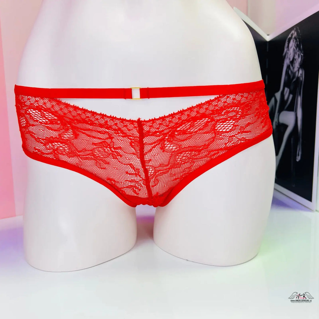 Red underwear with white mannequin for Victoria’s Secret Kalhotky Cheeky stylové krajkové kalhotky