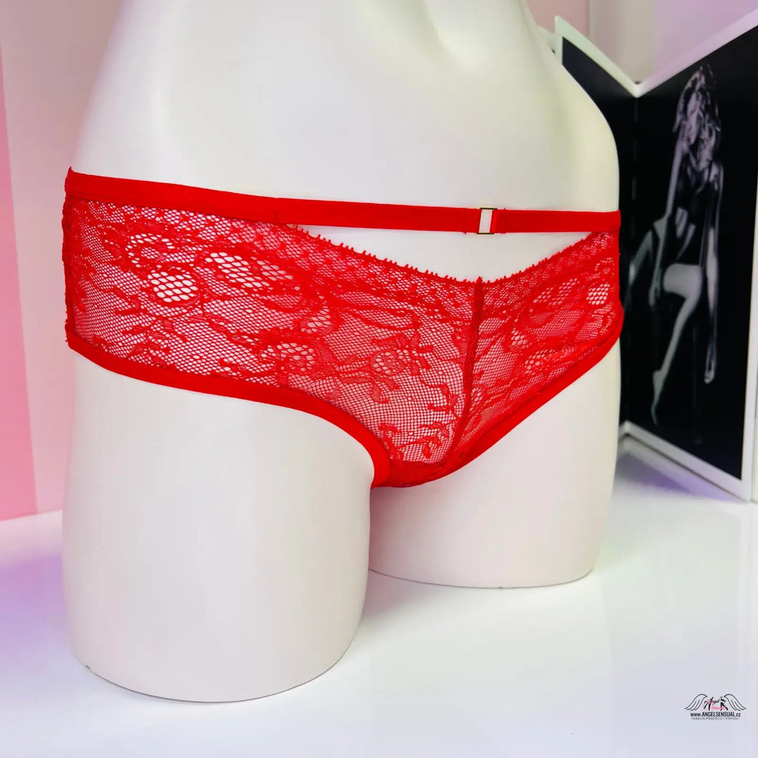 Red underwear with white mannequin for Victoria’s Secret Kalhotky Cheeky stylové krajkové kalhotky