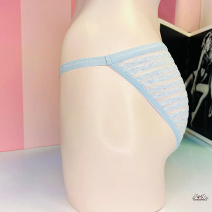 Light blue lace thong stylové kalhotky s nápisem kolem pasu, Victoria’s Secret Kalhotky Pruhované