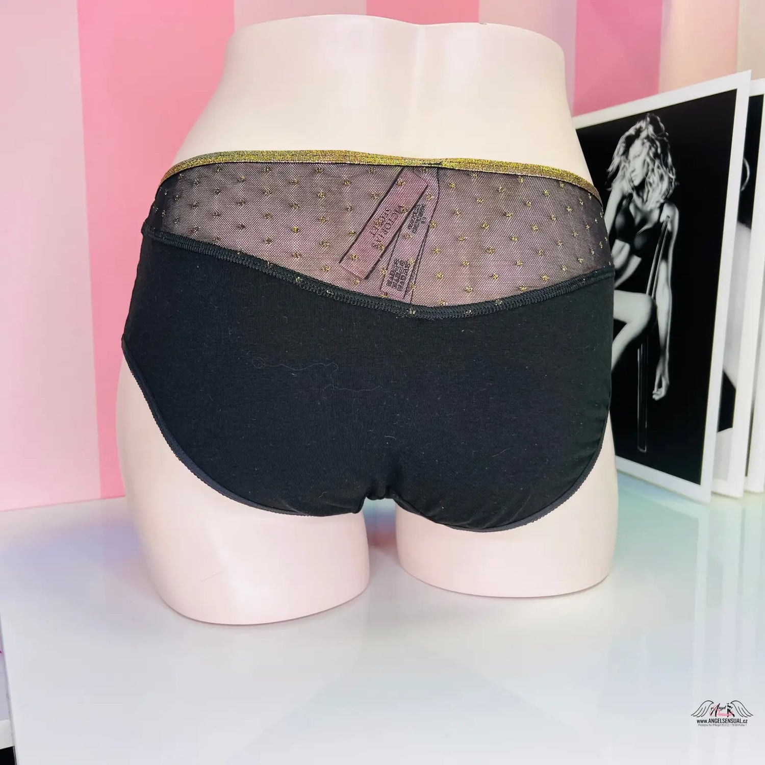 Stylové černé kalhotky s vysokým pasem a síťkou na figuríně, Victoria’s Secret