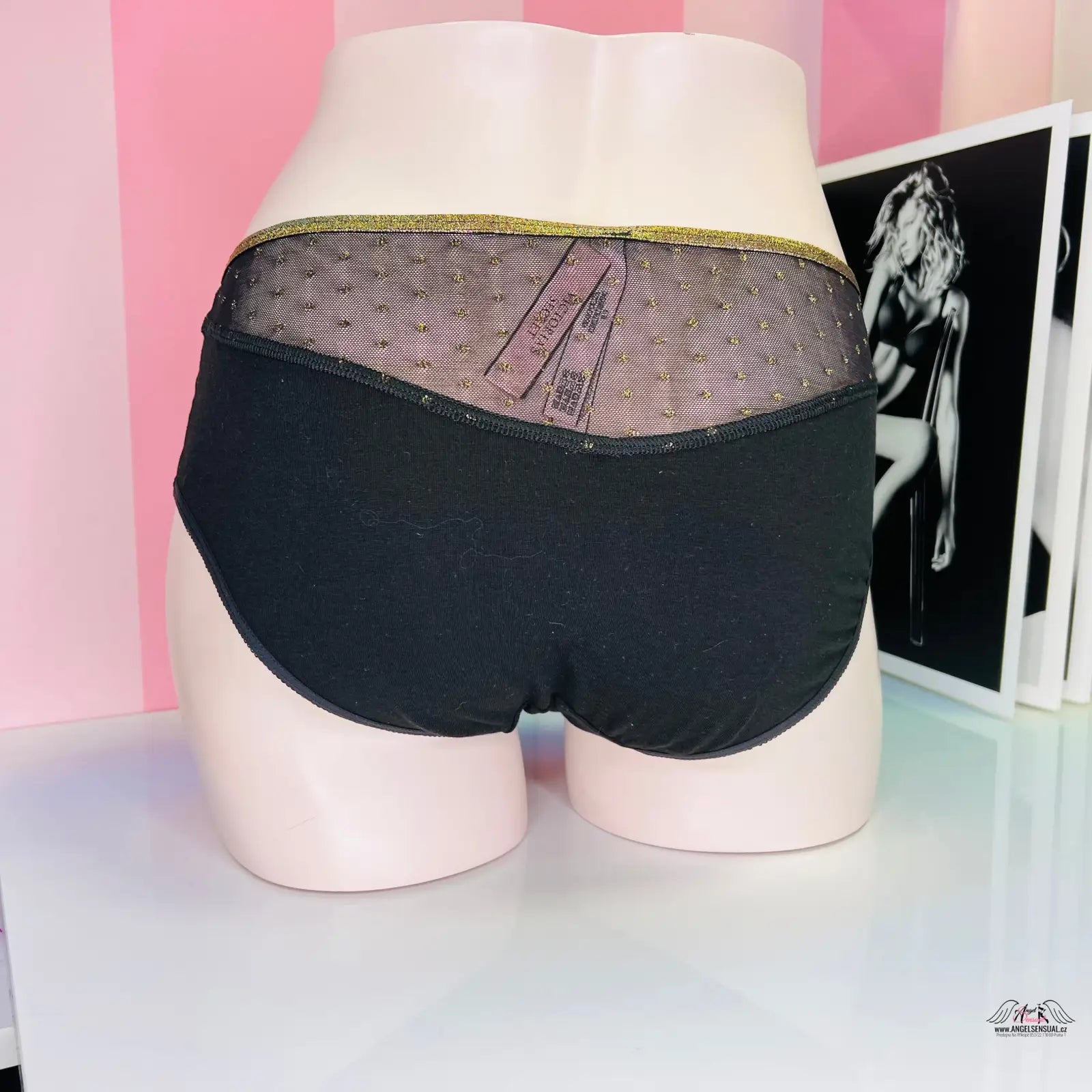 Stylové černé kalhotky s vysokým pasem a síťkou na figuríně, Victoria’s Secret