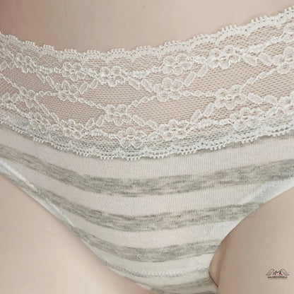 Pruhované bavlněné kalhotky s jemnou krajkou od Victoria’s Secret