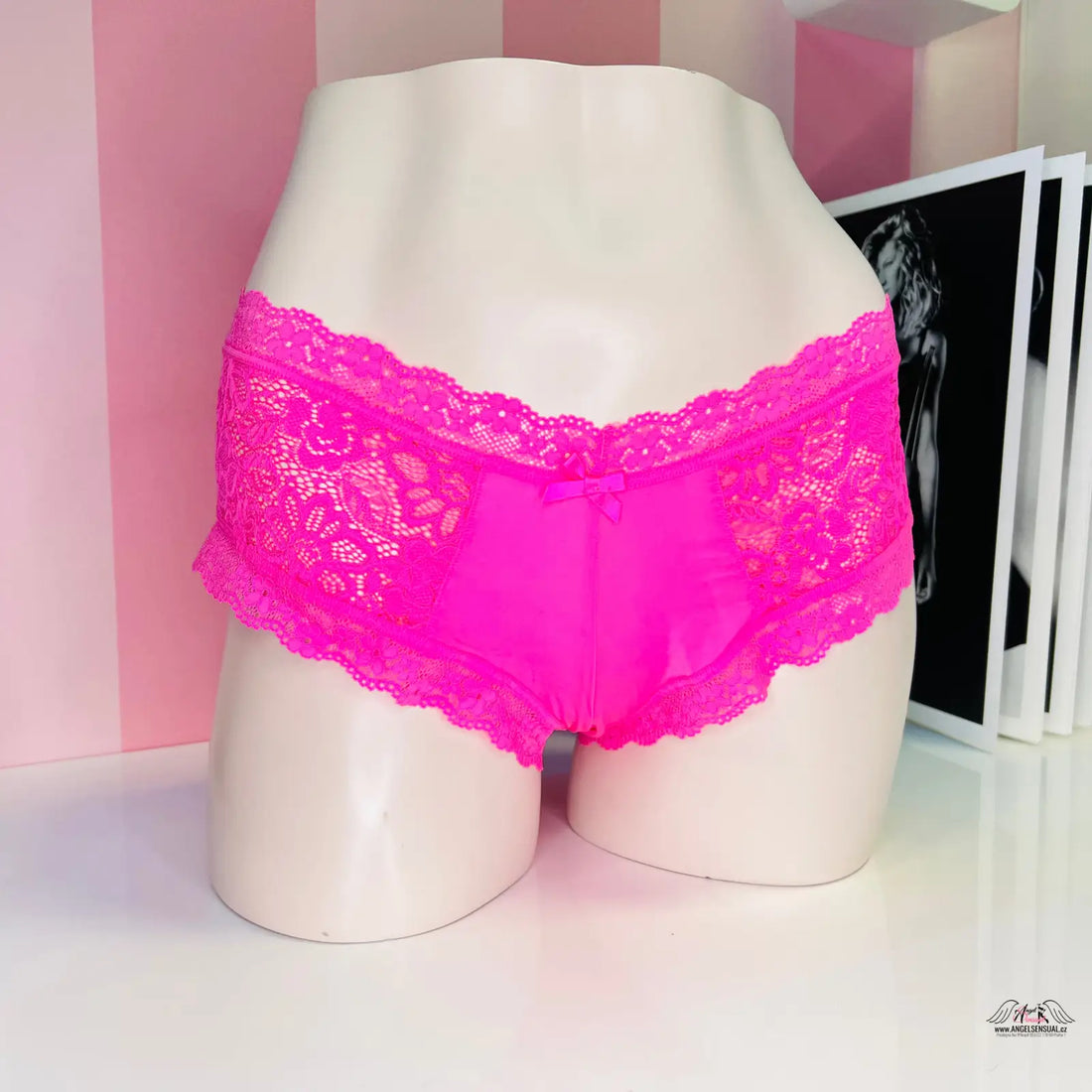 Hot pink nízce střižené kalhotky Victoria’s Secret s krajkou a mašličkou