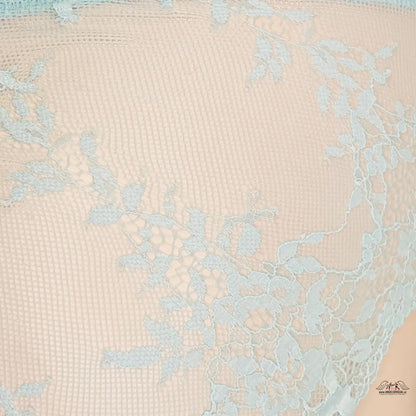Pale pink and blue abstract pattern s jemnou krajkou na zadní straně Victoria’s Secret