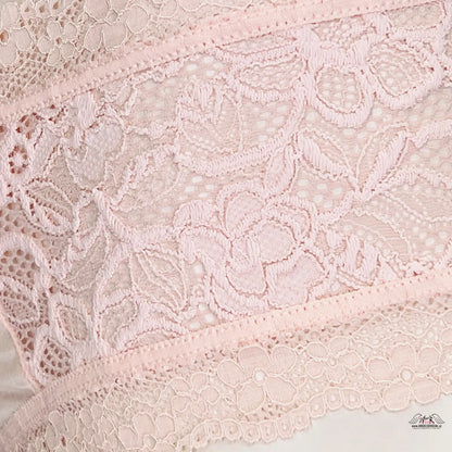 Pinková krajková látka pro nízce střižené kalhotky Victoria’s Secret s mašličkou