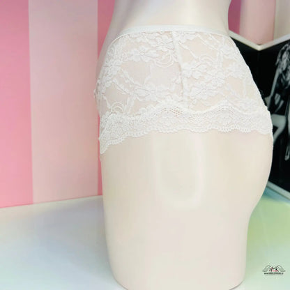 Krajkové kalhotky s krajkou a criss-cross zadní straně od Victoria’s Secret