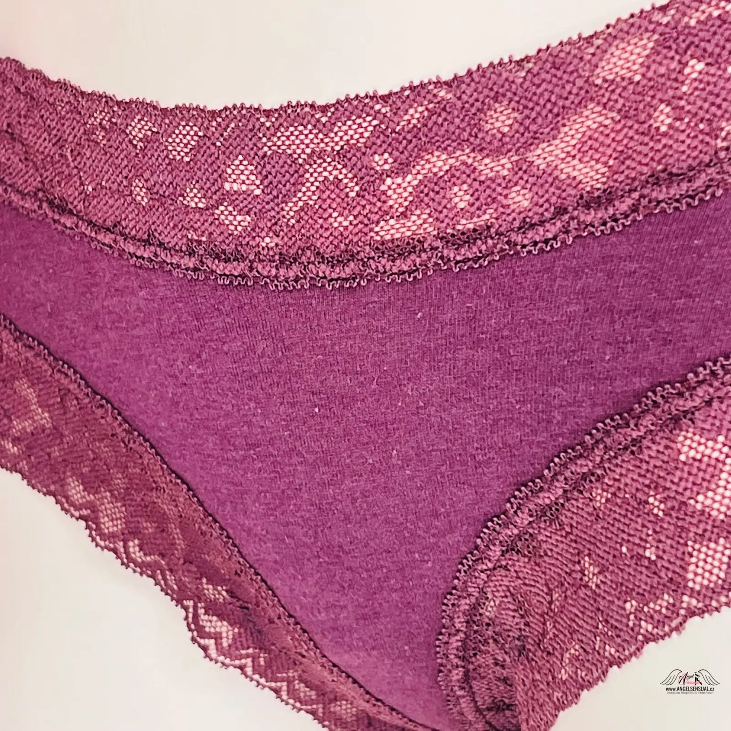 Maroon cotton panties with jemnou krajkou and bokové cheeky style from Victoria’s Secret