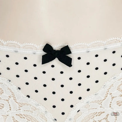 Krajkové kalhotky bikini Victoria’s Secret s puntíky a černým motýlkem, whispers of luxury
