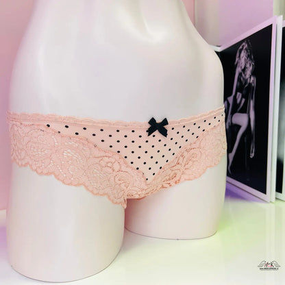 Krajkové kalhotky bikini Victoria’s Secret s puntíky a mašlí, whispers of luxury