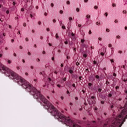 Síťované tanga Victoria’s Secret s vysokým pasem a růžovým krajkovým vzorem