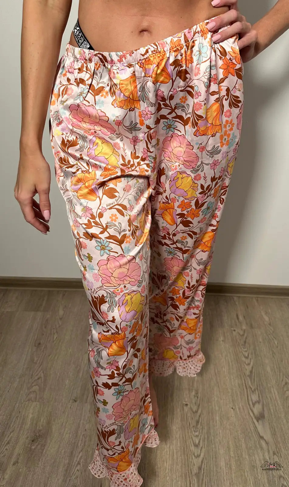 Floral print lounge pants in pink, orange a white tones with elastic waistband, kalhoty satin floral