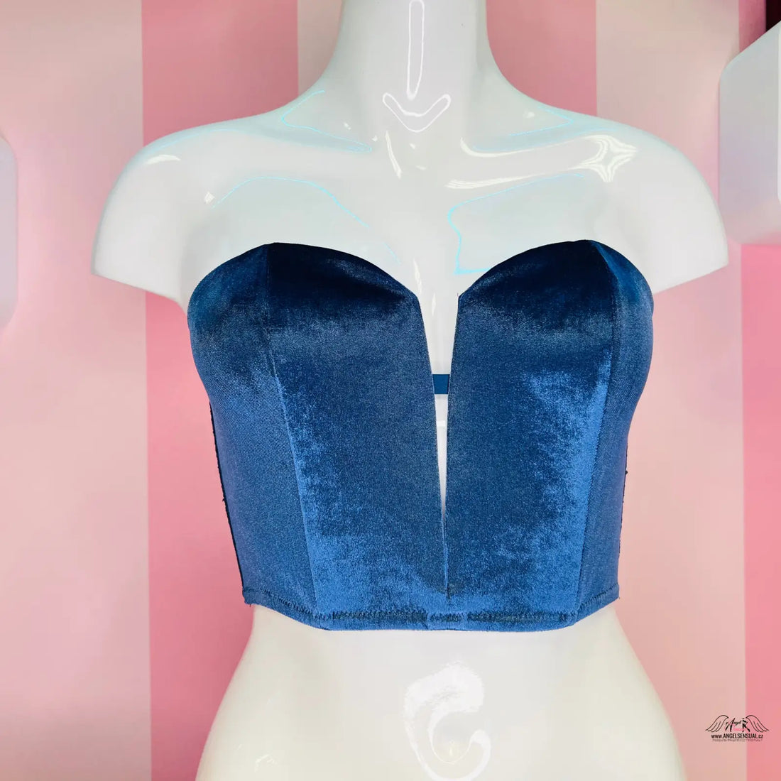 Blue hebký sametový korzet s krajkou na manekýnu, ideální pro korzet angel sensual