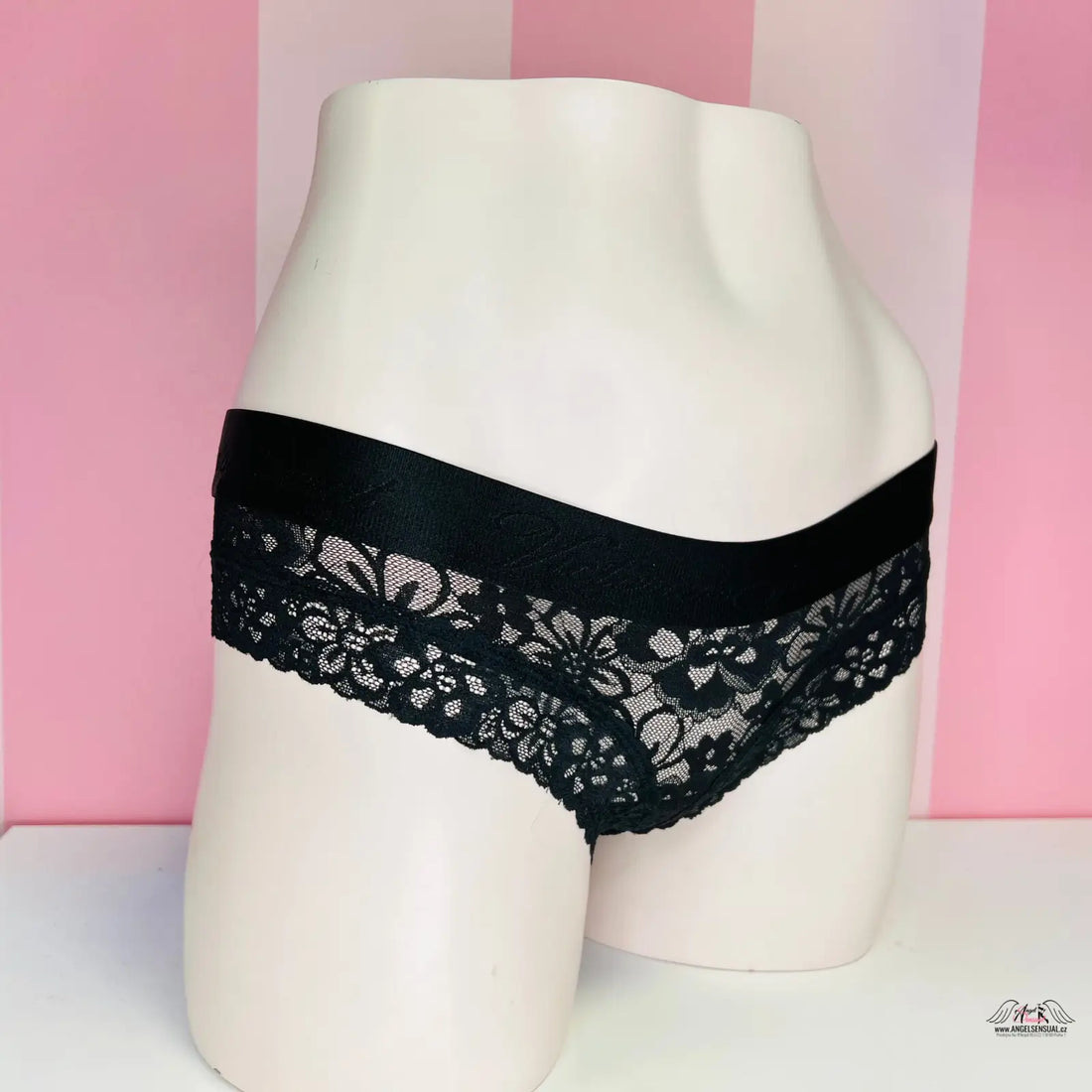 Krajkové cheeky s pevnou gumou od Victoria’s Secret v různých barvách