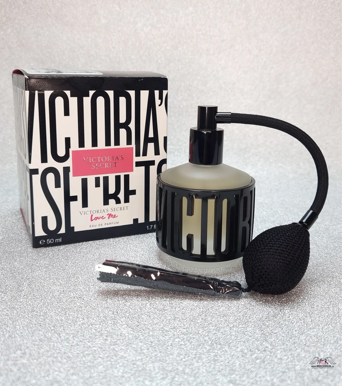 Victoria’s Secret Love Me parfémová láhev s krabicí pro moderní ženu, vůně květů hořkého pomeranče