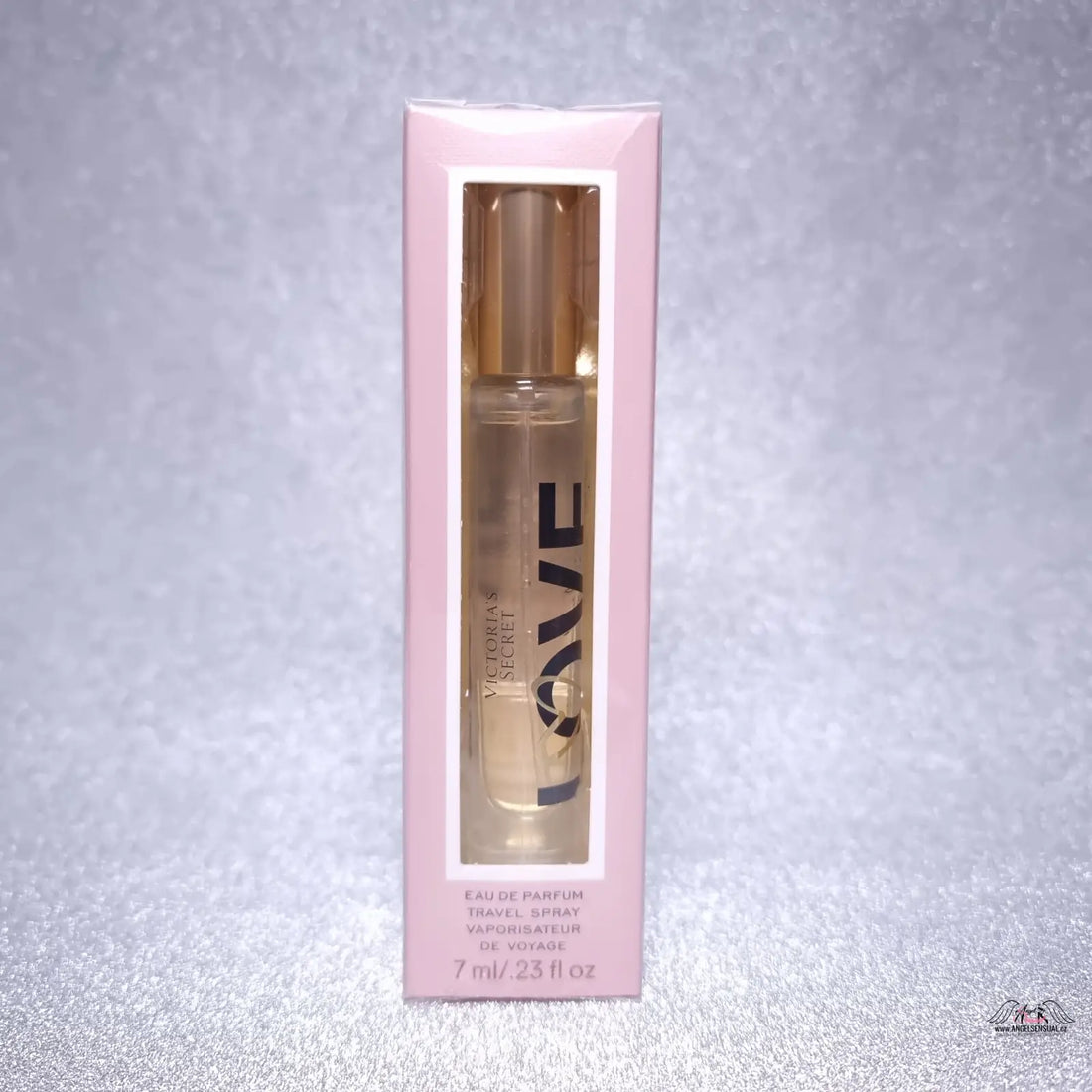 Victoria’s Secret Love Travel Spray v růžové krabici, ideální pro cestování
