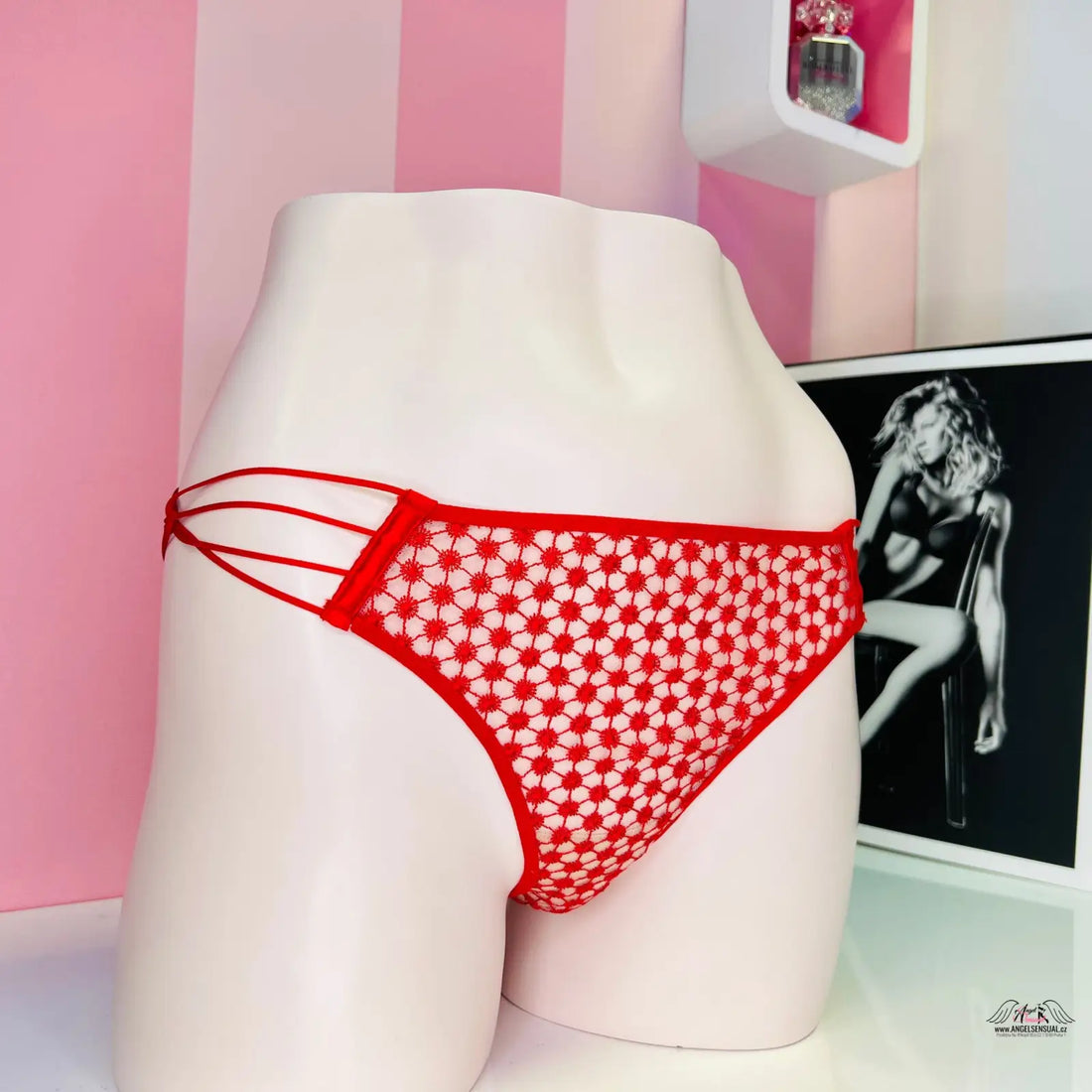 Red bikini with white flowers, part of Victoria’s Secret Luxusní Kalhotky Síťované collection
