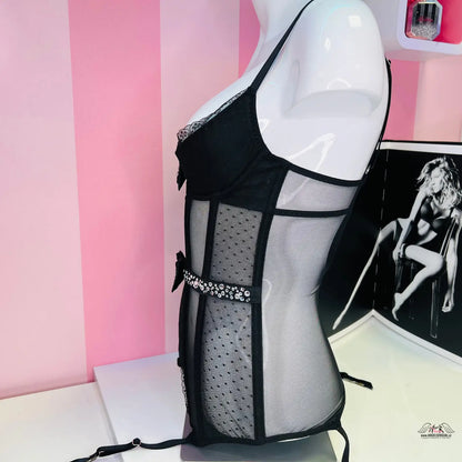 Manekýn s luxusním korzetem Victoria’s Secret s kamínky a nastavitelnými ramínky