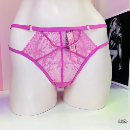 Růžové krajkové kalhotky s elastickými popruhy od Victoria’s Secret