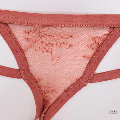 Růžové krajkové a síťované tangá s květinovou výšivkou značky Victoria’s Secret