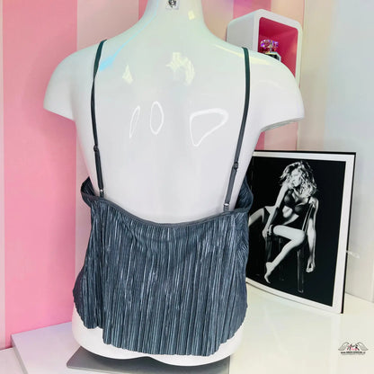 Gray nařasený lesklý top s nastavitelnými ramínky v Victoria’s Secret Noční Košilka