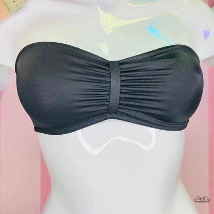 Black horní díl plavek Victoria’s Secret s elegantním řasením uprostřed a lichotivým vzhledem