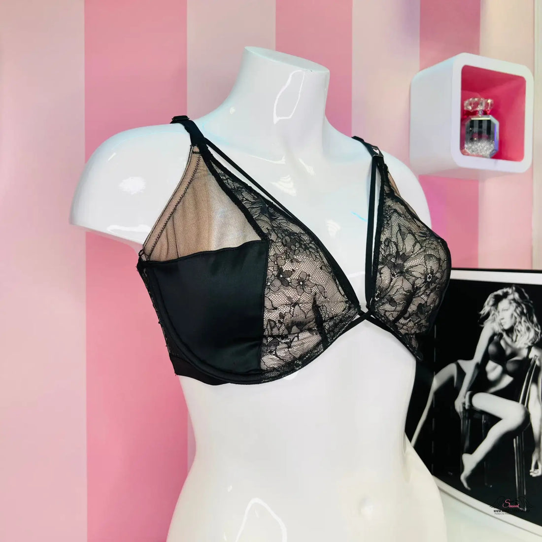 Luxusní krajková podprsenka Victoria’s Secret s jemnou síťovinou a elegantními proužky