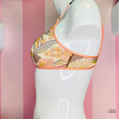 Manekýn s floral bra top z kolekce Victoria’s Secret Podprsenka Síťovaná Bla/Flow, ideální svůdná podprsenka Victoria’s Secret pro vaši sbírku spodního
