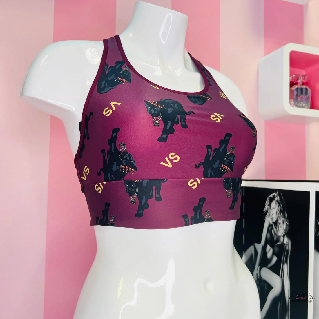 Stylová sportovní podprsenka Victoria’s Secret s fialovým dinosaurím vzorem pro aktivní život
