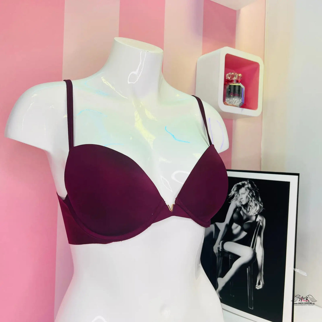 Elegantní vínová podprsenka Victoria’s Secret s dvojitými nastavitelnými ramínky a Zlatým detailem