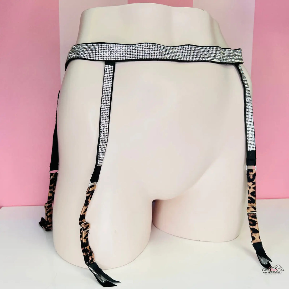 Creamová figurína s tygrovaným vzorem a kamínky na podvazkovém pásu Victoria’s Secret Gepard