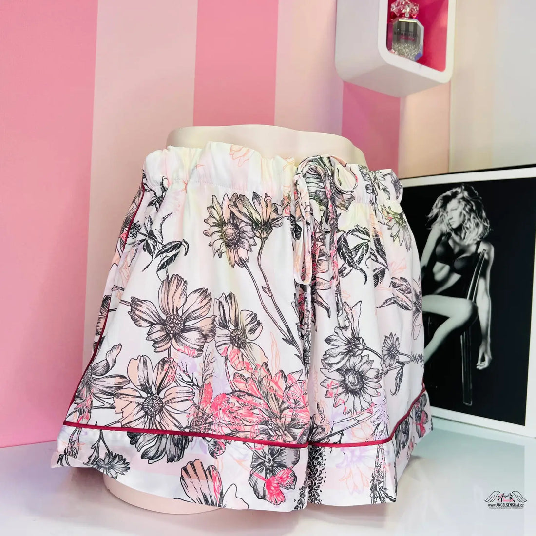 Floral print pyžamové kraťasy Victoria’s Secret z velmi jemného materiálu