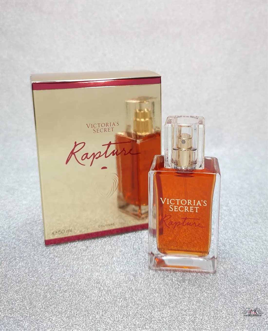 Victoria’s Secret Rapture parfém s bulharskými růžemi a orientální elegancí