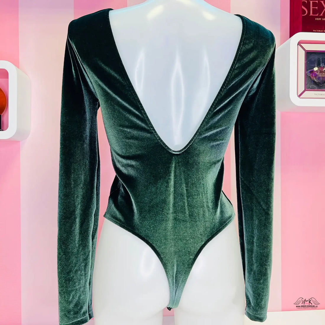 Zelené sametové body s hlubokým výstřihem a třpytivými hvězdami v produktu Victoria’s Secret Sametové Body s Hvězdami