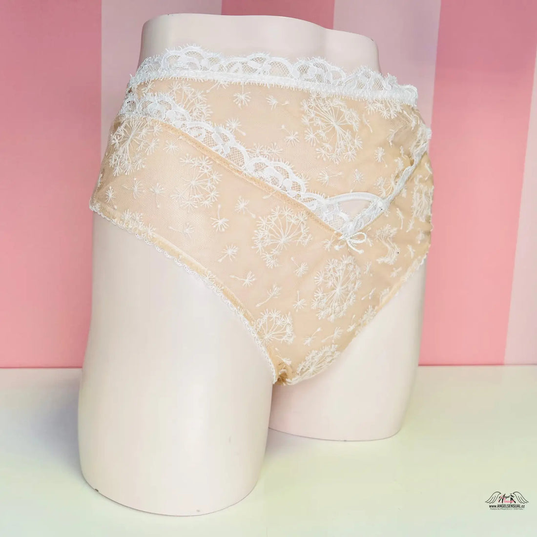 Beige síťovaná tanga s ozdobnými mašličkami od Victoria’s Secret s vysokým pasem