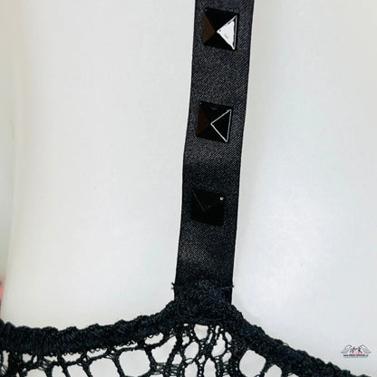 Černá podprsenka s krajkovým páskem na síťovaném topu Victoria’s Secret Síťovaný Top s nastavitelnými ramínky