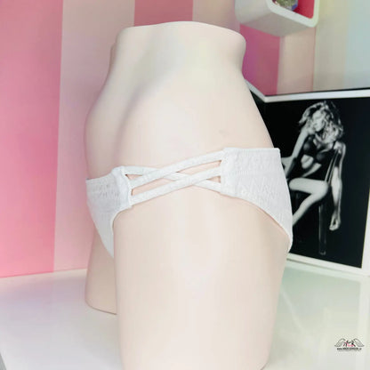 Luxusní krajkový spodní díl plavek Victoria’s Secret s překříženými pásky