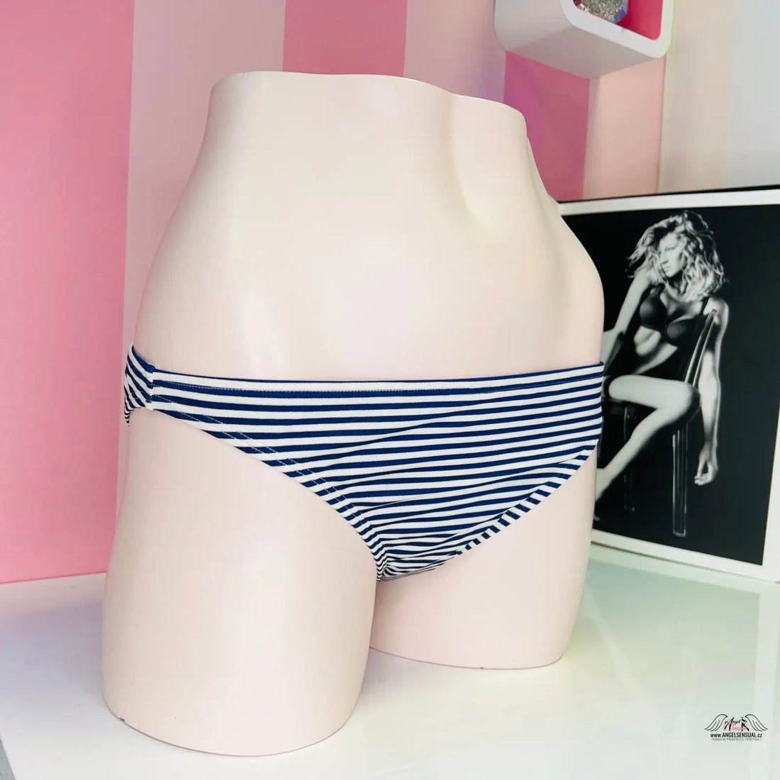 Pruhovaný spodní díl plavek Victoria’s Secret Navy Proužek, stylový nařasený spodní díl