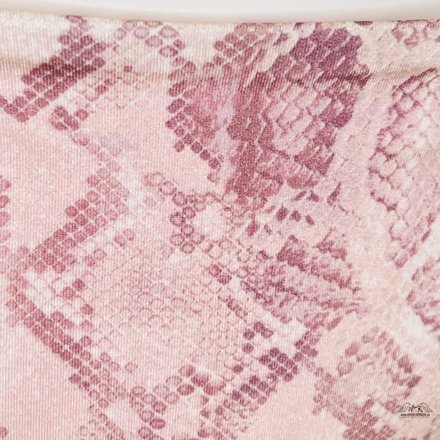 Pink fabric with snakeskin print pattern, spodní díl plavek Victoria’s Secret