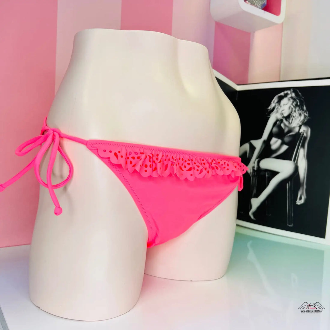 Pink bikini bottoms s prošívaným volánkem, stylový spodní díl plavek Victoria’s Secret