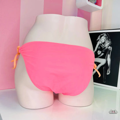 Elegantní spodní díl plavek Victoria’s Secret s růžovými kalhotkami s vázáním