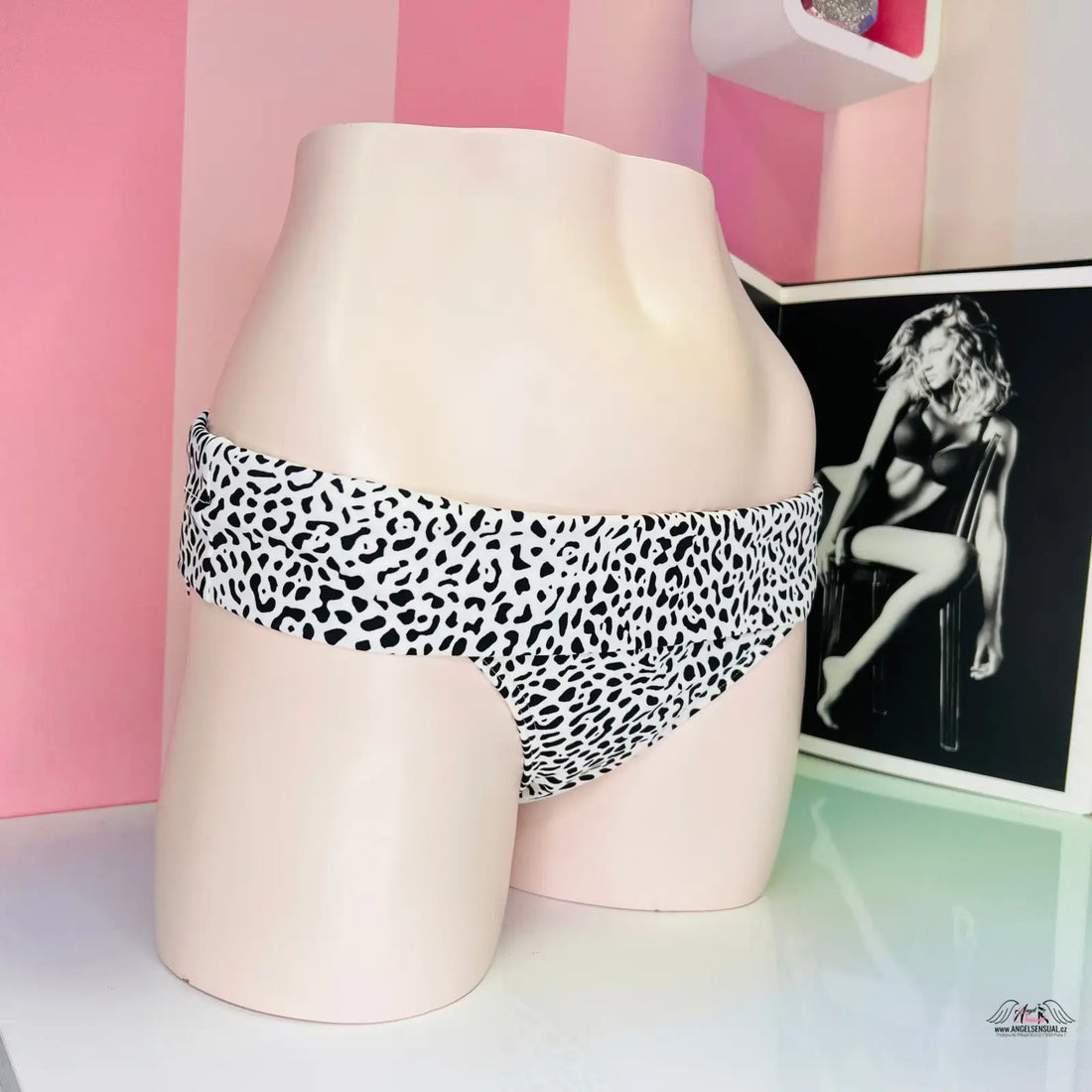 Stylový tygrovaný spodní díl plavek Victoria’s Secret s vyšším pasem