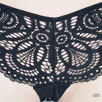 Černé krajkové kalhotky Agent Provocateur s květinovým vzorem pro elegantní vzhled