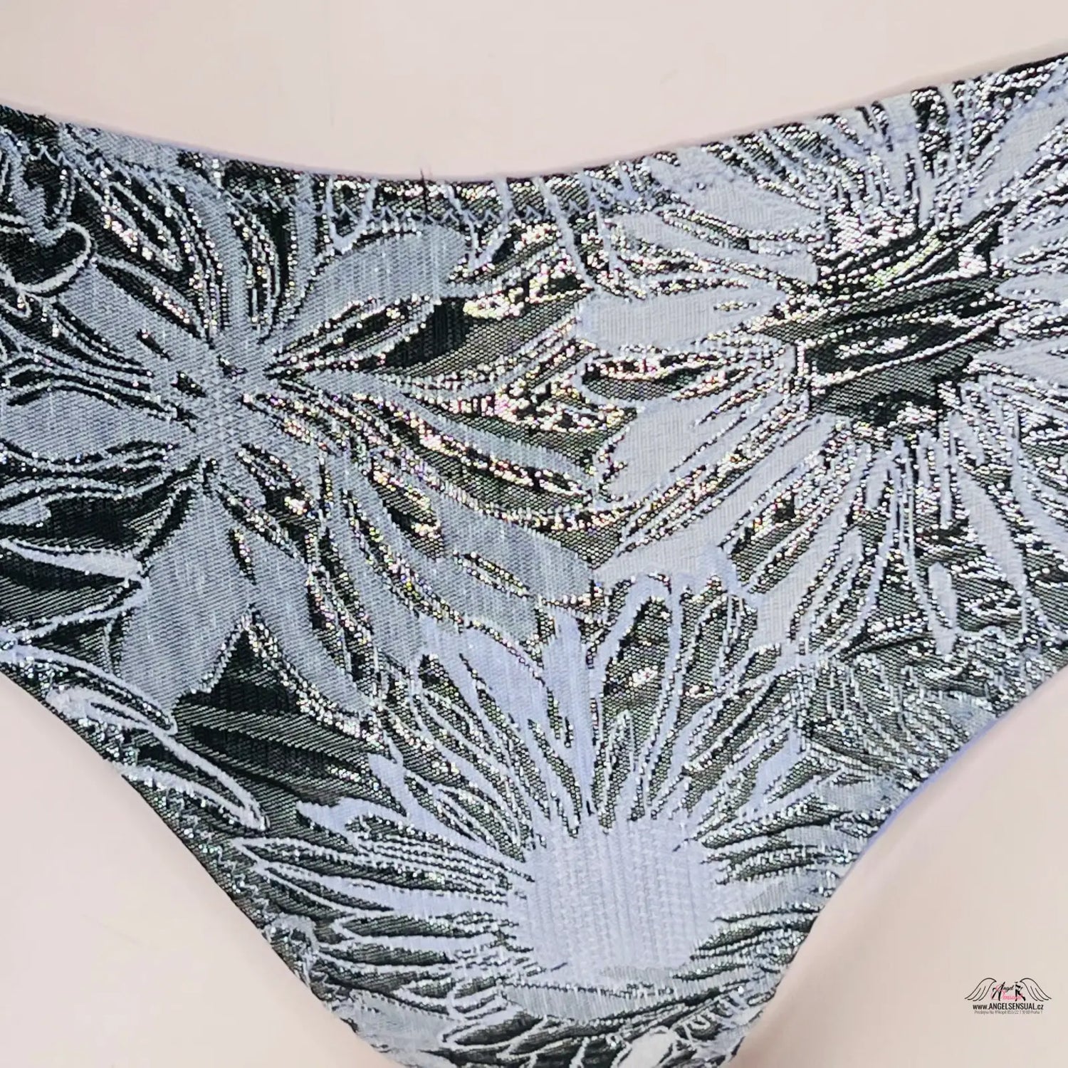 Floralní designové tanga Victoria’s Secret s pevnou stříbrnou látkou a agent provocateur stylu