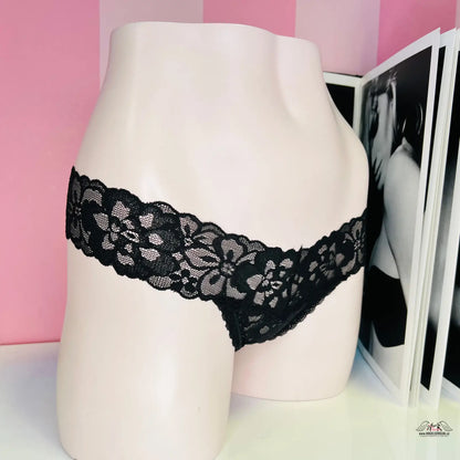 Krajkové tanga Victoria’s Secret s ozdobným šněrováním na přední straně