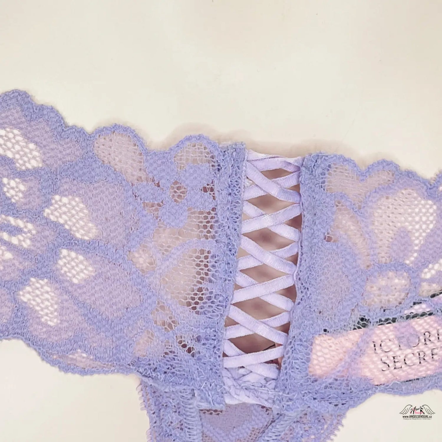 Lavender krajkové tanga s ozdobným šněrováním na přední straně, Victoria’s Secret