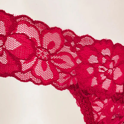 Krajkové tanga Victoria’s Secret s ozdobným šněrováním na přední straně